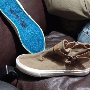 Blowfish Malibu high top tennis shoes dz 6.5m